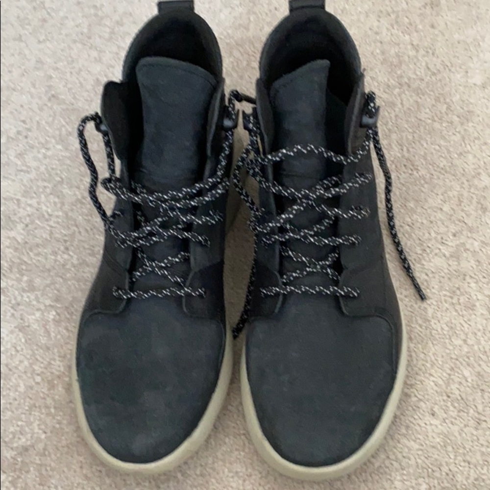 Timberland Womens Fly Roam Boot -8